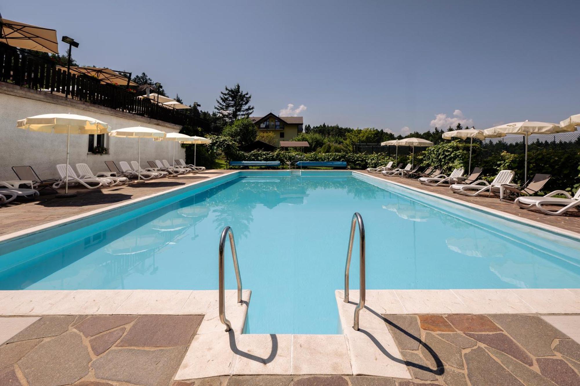 Hotel Scoiattolo Baselga di Pinè Exterior foto